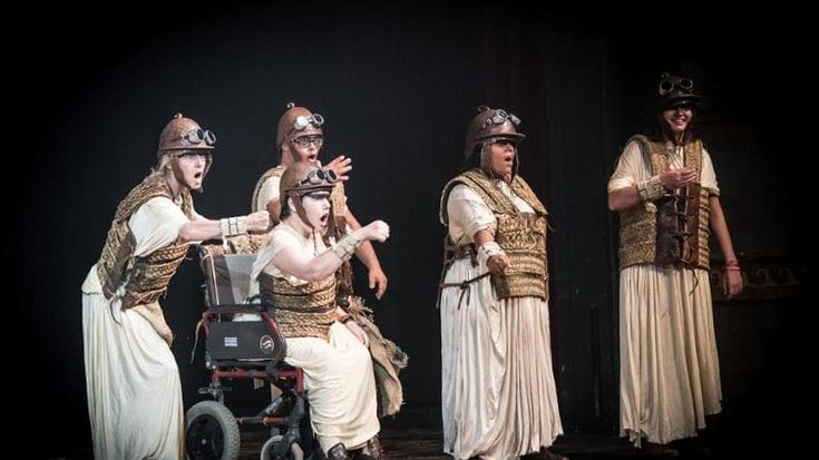 Il teatro tra ricerca e terapia: in scena al Trianon Viviani “La Commedia divina”
