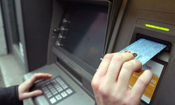 Bancomat, commissioni in calo del 30% L'Antitrust chiude l'indagine sui costi