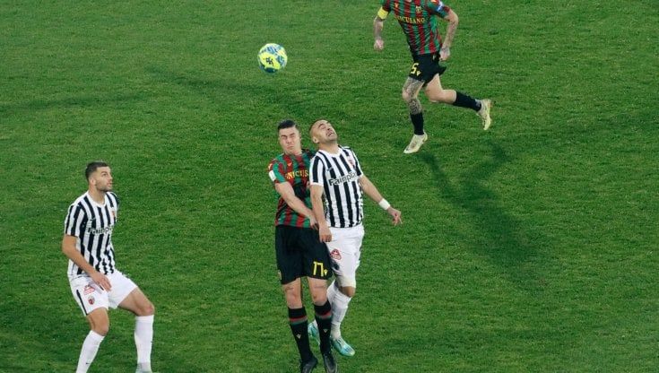 Serie B: Ternana e Sudtirol agganciano il quinto posto, il Cosenza riprende il Benevento