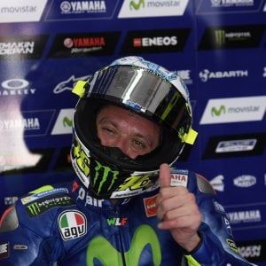 Rimini, Valentino Rossi è stato dimesso: "Ma è ancora presto per tornare in pista"