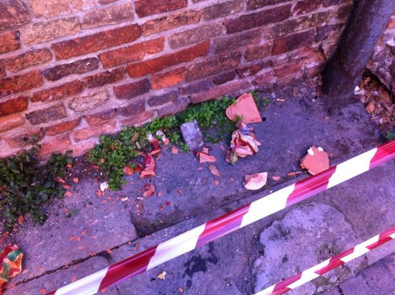 Bologna, vandalizzato il presepe di Corte Isolani