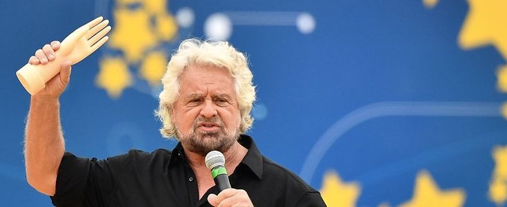 Italia a 5 Stelle, Conte sul palco: "Avanti fino al 2023". Grillo attacca il Quirinale e Di Maio rassicura: "Resteremo nella Ue"