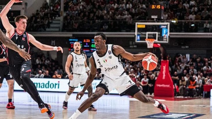 Nel derby d’Emilia la Virtus si inabissa. Reggio chiude 84-70