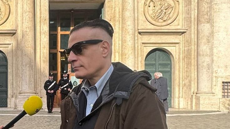 I 5S dichiarano guerra ai borseggiatori: il testimonial è Cicalone