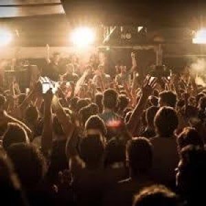 Trapani, chiusa discoteca a Custonaci: in 800 senza mascherina