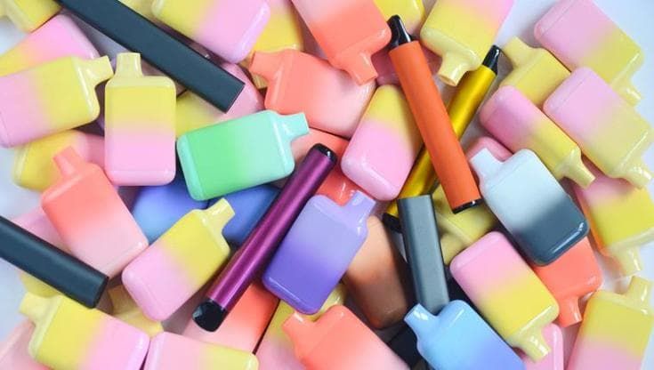 Svapo e tabacco riscaldato raddoppiati in 4 anni: 40mila firme contro la nuova dipendenza