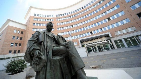 Brescia, gira filmini hard in casa per pagare le bollette: il tribunale le toglie i figli