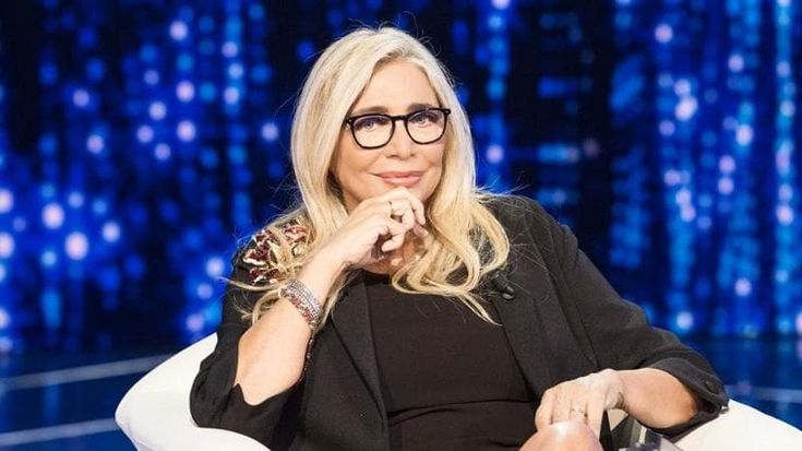 Mara Venier in ospedale con l’occhio bendato: “Mai tranquilla”
