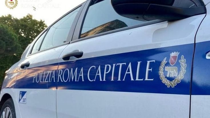 Agente della Polizia locale investito all’Eur, trasportato al Sant’Eugenio in codice rosso