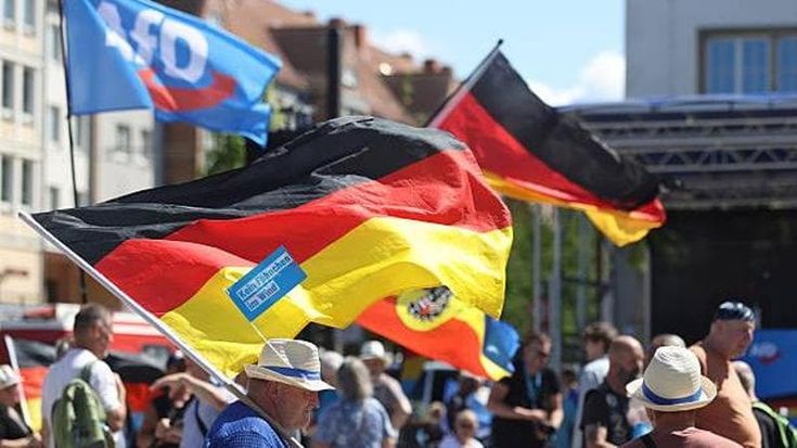 L’onda nera dell’Afd arriva a Berlino: l’estrema destra per la prima volta in testa nei sondaggi