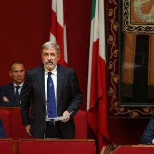 Bucci e Salò: "Chiedo scusa a chi si è sentito offeso, la fascia tricolore forse era fuori luogo"