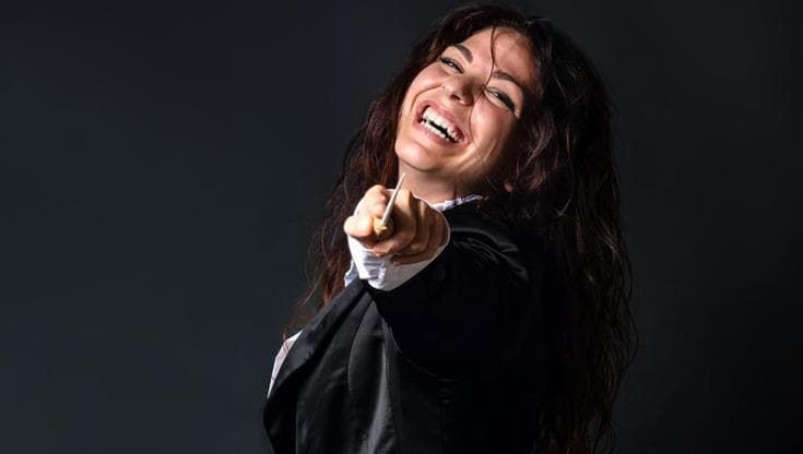 Danila Grassi: “Chiamatemi direttrice, è l’italiano a volerlo. Sanremo? Ho i calzini con Vessicchio”
