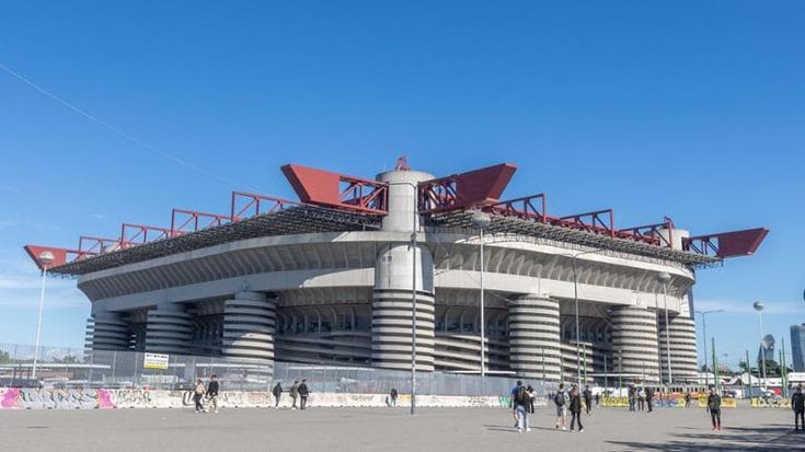 A century of lights at San Siro: football and dreams in Milan