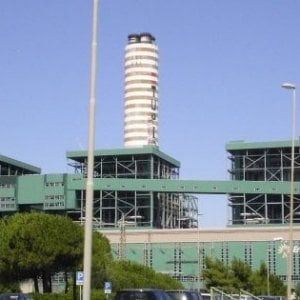 Corruzione, a Brindisi a giudizio un imprenditore e 5 ex dipendenti dell'Enel