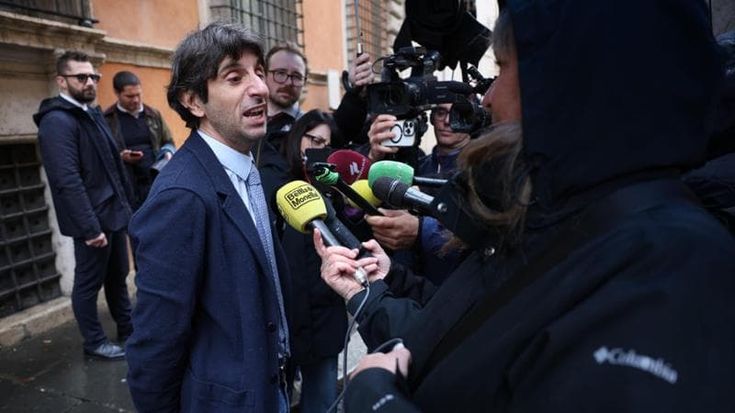 I pm chiedono al Parlamento le chat Delmastro-Caroccia. FdI frena, la sinistra attacca