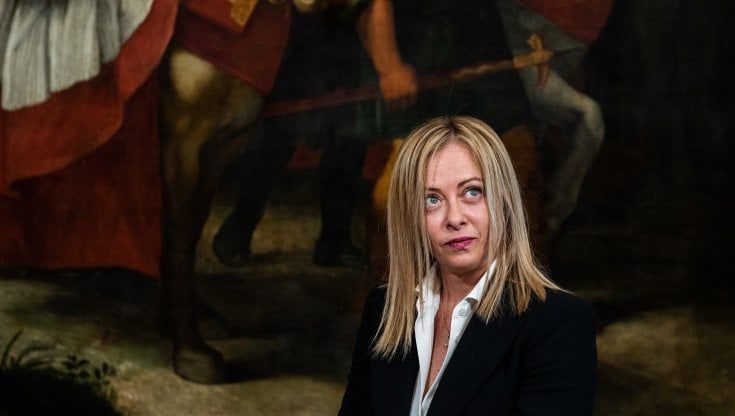 Giorgia Meloni e l'Europa: come si cambia. Ecco cosa diceva la premier sull'Ue prima della campagna elettorale: "Siamo in mano a una banda di usurai"
