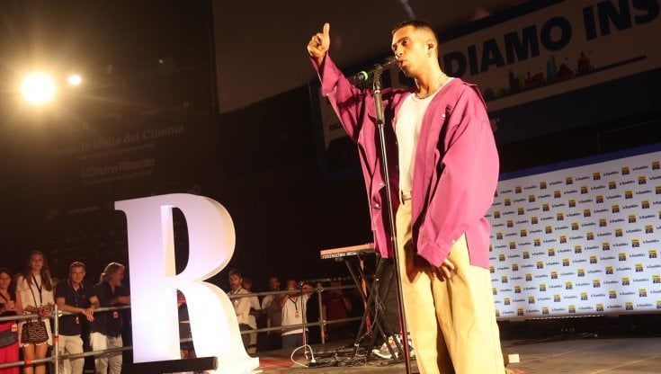Mahmood  a Taormina , il teatro antico diventa "Ghettolimpo"