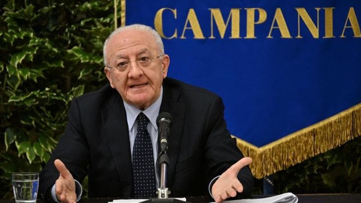 De Luca, condanna bis: dovrà risarcire 100mila euro per il caso dei vigili di Salerno in Regione