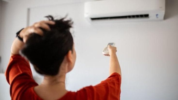 Caldo, condizionatore a 20 o a 26 gradi? Quanto si risparmia in bolletta