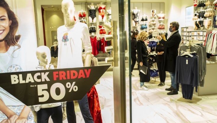 L'altro Black Friday di Caritas Ambrosiana: "Nei vostri acquisti non scordate i poveri"