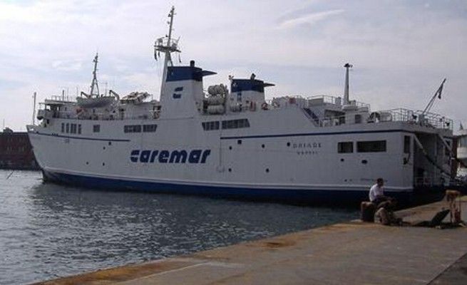 Manca il gasolio,<br />ferme due navi Caremar