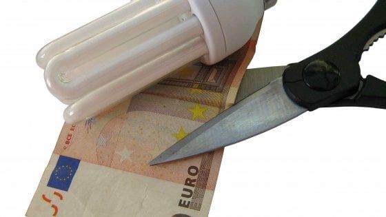 Bollette luce e gas: con l’Iva al 5% risparmi tra 26 e 144 euro l’anno