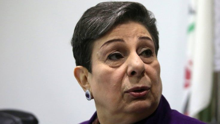 Palestina, frattura nell'Olp: Ashrawi lascia in polemica con Abu Mazen
