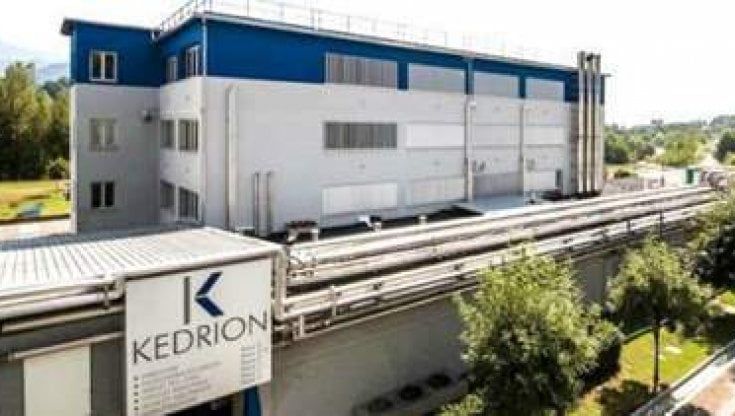 Kedrion, la famiglia del senatore Marcucci dice addio al controllo degli emoderivati dopo 60 anni di affari e scandali