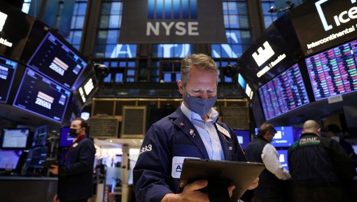 Le Borse di oggi, 22 dicembre. Listini Ue, scatto nel finale dopo le preoccupazioni per Omicron e il piano Biden 