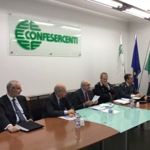 Commercio: il nemico invisibile è l'usura. Ma si soffrono anche furti e spaccio