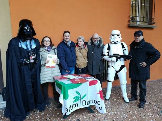 Il Pd alle Guerre Stellari: il banchetto di Carnevale 