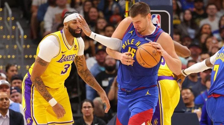 Nba, Jokic show al debutto: Denver batte i Lakers 119-107