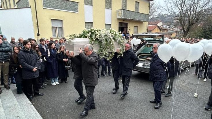 Addio a Matilde, morta per la gara tra Porsche: “Eri il fiore più bello, altri vivranno grazie a te”