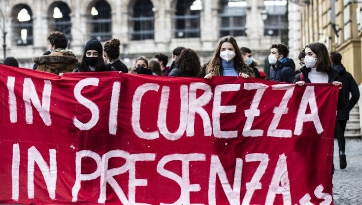 Roma, scuola. Anatomia della rivolta studentesca: i diritti dei ragazzi contro la politica degli irresponsabili
