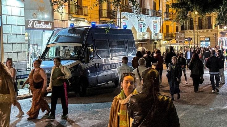 Zone rosse per altri sei mesi e controlli nelle piazze vicine. Nuova stretta sulla malamovida