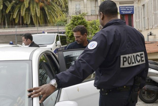 L'ex trader di SocGen Kerviel arrestato in Francia dopo il suo pellegrinaggio