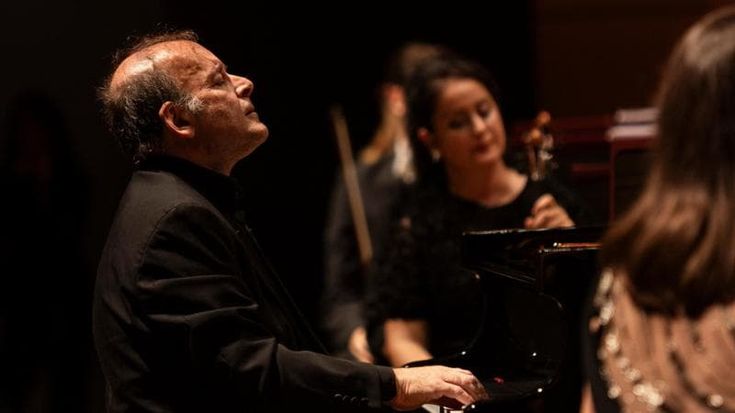 Louis Lortie alla prova di Mozart al Dal Verme: “Lascio dirigere il pianoforte”