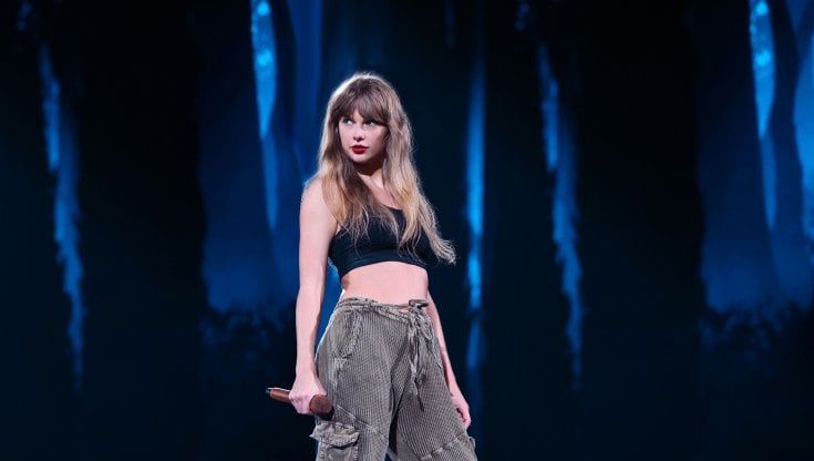 Taylor Swift, esce la nuova versione deluxe dell’ album ‘Midnights’ con Lana Del Rey
