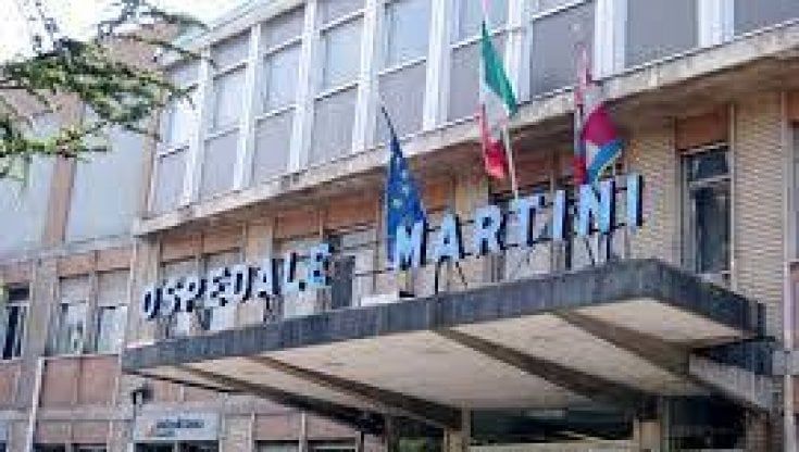 Ospedale Martini: detenuto si barrica, ribalta i tavoli e minaccia agente con una barra di alluminio