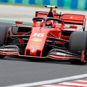 Ferrari sbanda in Borsa dopo i conti del semestre