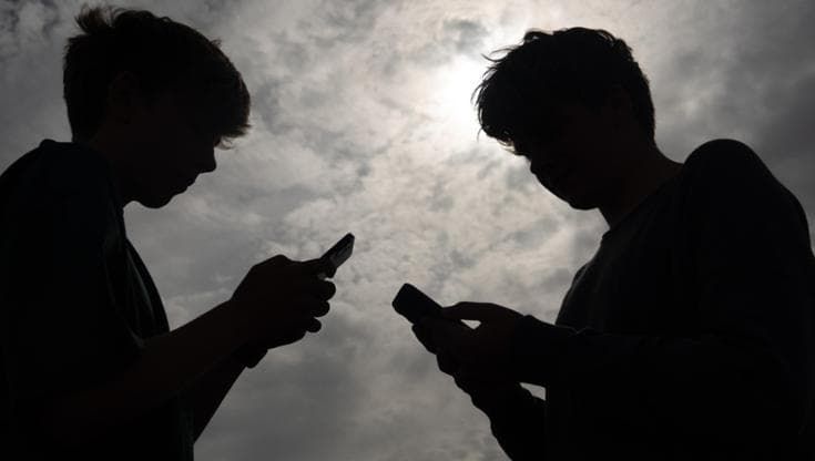 La tutela dei minori come nuovo confine industriale dei servizi digitali