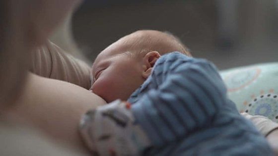 Torino, le mamme in ospedale e i papà restano fuori: così nascono i bimbi al tempo del coronavirus 
