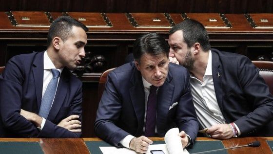 Politica, l'ingorgo di gennaio: reddito, quota 100, ma anche legittima difesa e referendum nell'agenda di Lega e 5S