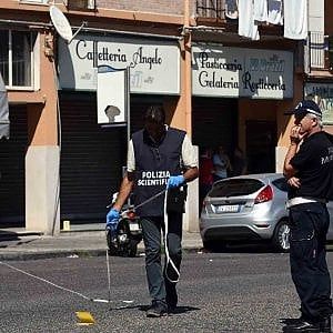 Napoli, agguato in pieno giorno al rione Traiano, 19enne ferito da colpi di pistola