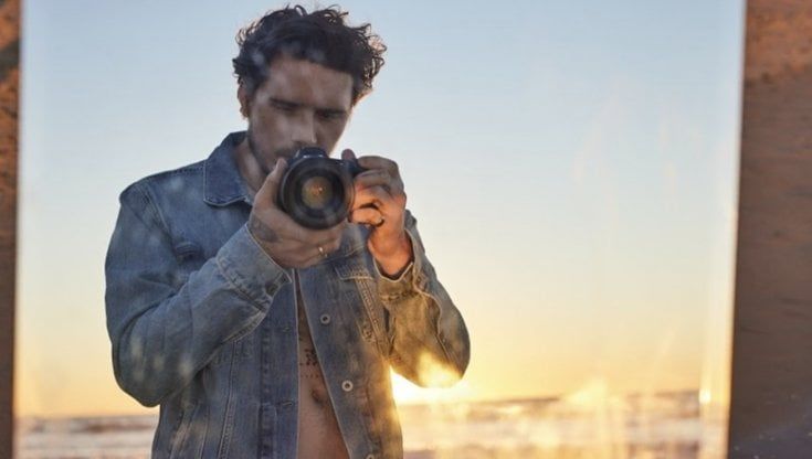 Brooklyn Beckham modello e fotografo per una buona causa