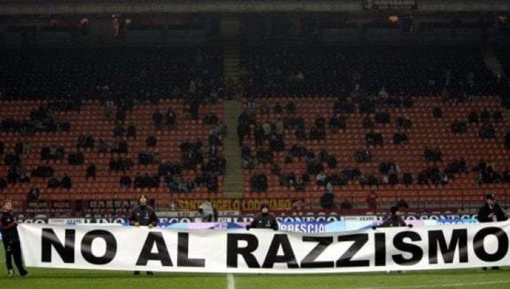 Giocatori lasciarono il campo per insulti razzisti a un compagno, squadra punita con il 3-0 a tavolino
