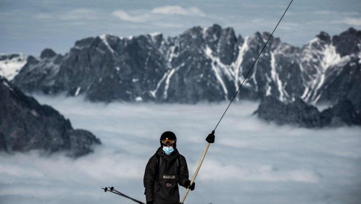 Covid, la grande paura  della montagna: un inverno senza sci