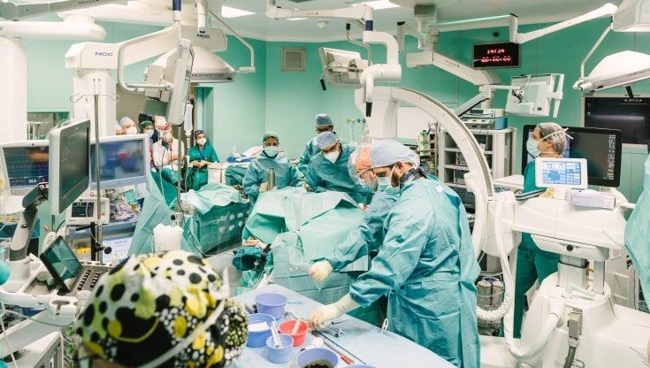 Bari, donati gli organi del 54enne morto per trombosi. Si sarebbe sposato il 18 giugno