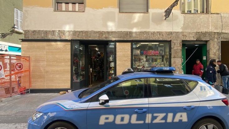 Parma, arrestato l'autore della spaccata al negozio Bazar di strada Garibaldi