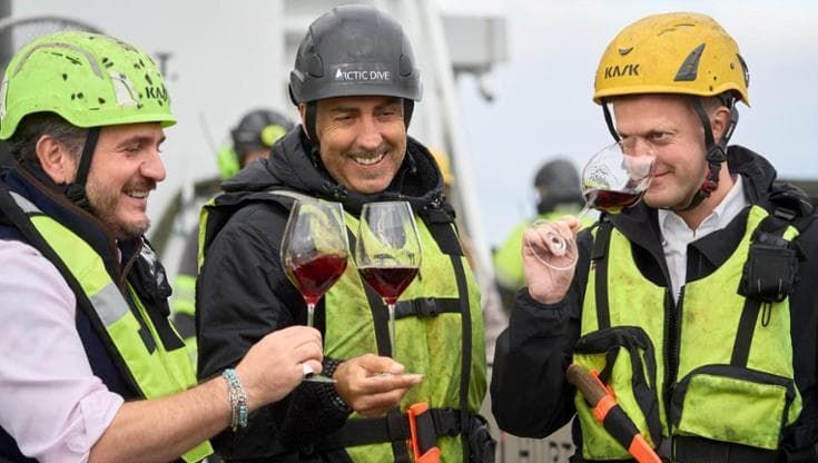 Il Barolo che invecchia nella “cantina liquida” delle gelide acque del Mar Artico